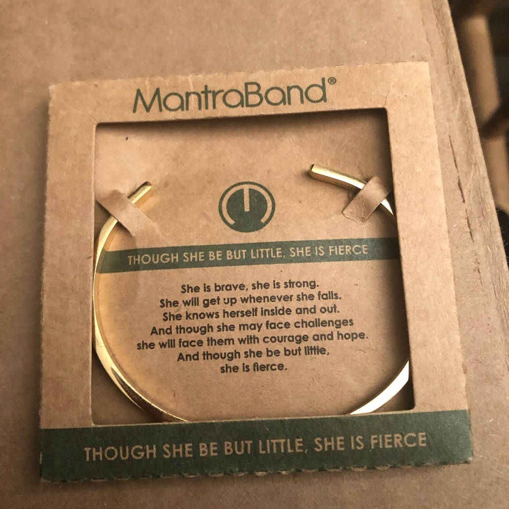 Mantra Band Gold Brand new in box, doesnt tarnish